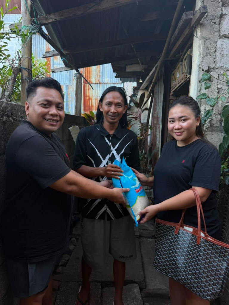 Kehadiran yayasan di tengah permukiman dan kehidupan sehari-hari.